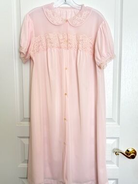 Seamprufe Peignoir Pink Sheer Nylon Robe Lace Button Front Short Sleeve Vintage